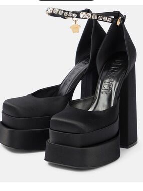 Versace Aevitas Satin Platform Pumps Ankle Strap Medusa Charm 39